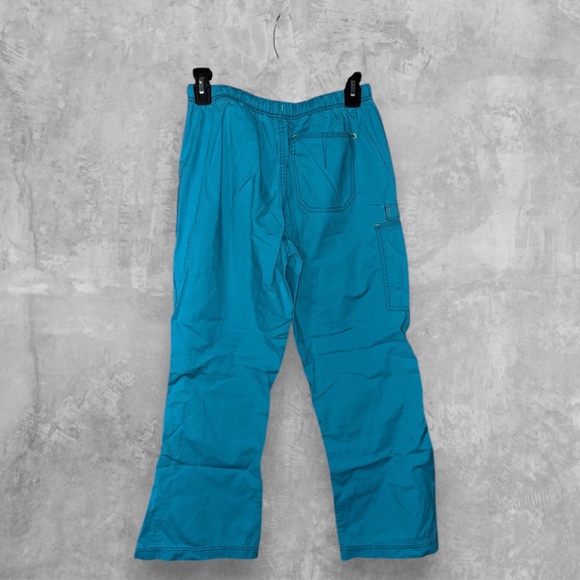 Women's Wonder Flex Blue Scrub Set - Picture 4 of 6